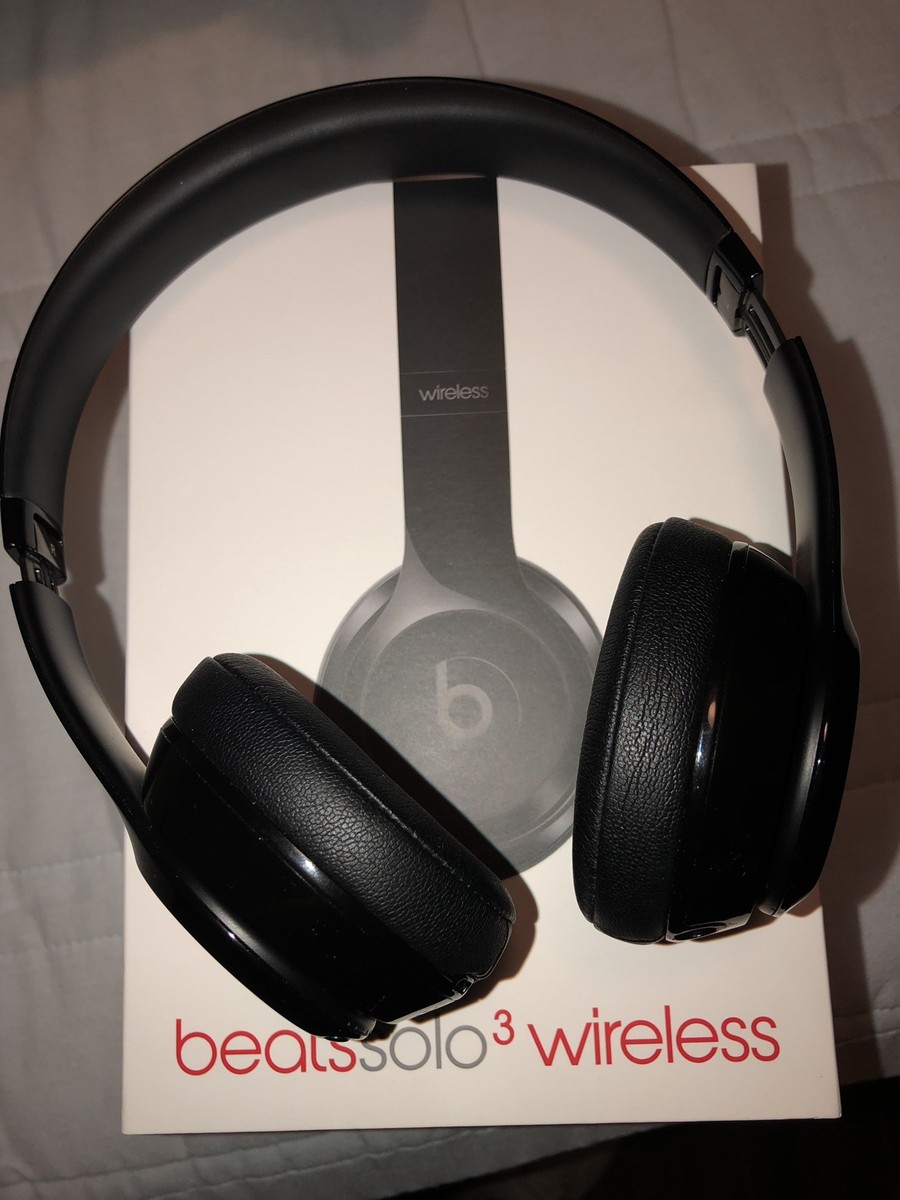 新品未開封 beats solo3 wireless Gloss Black Amazon.com: beats Solo 3 Wireless On-Ear Headphones - Gloss