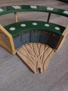 holzeisenbahn lokschuppen Für Brio Eichhorn