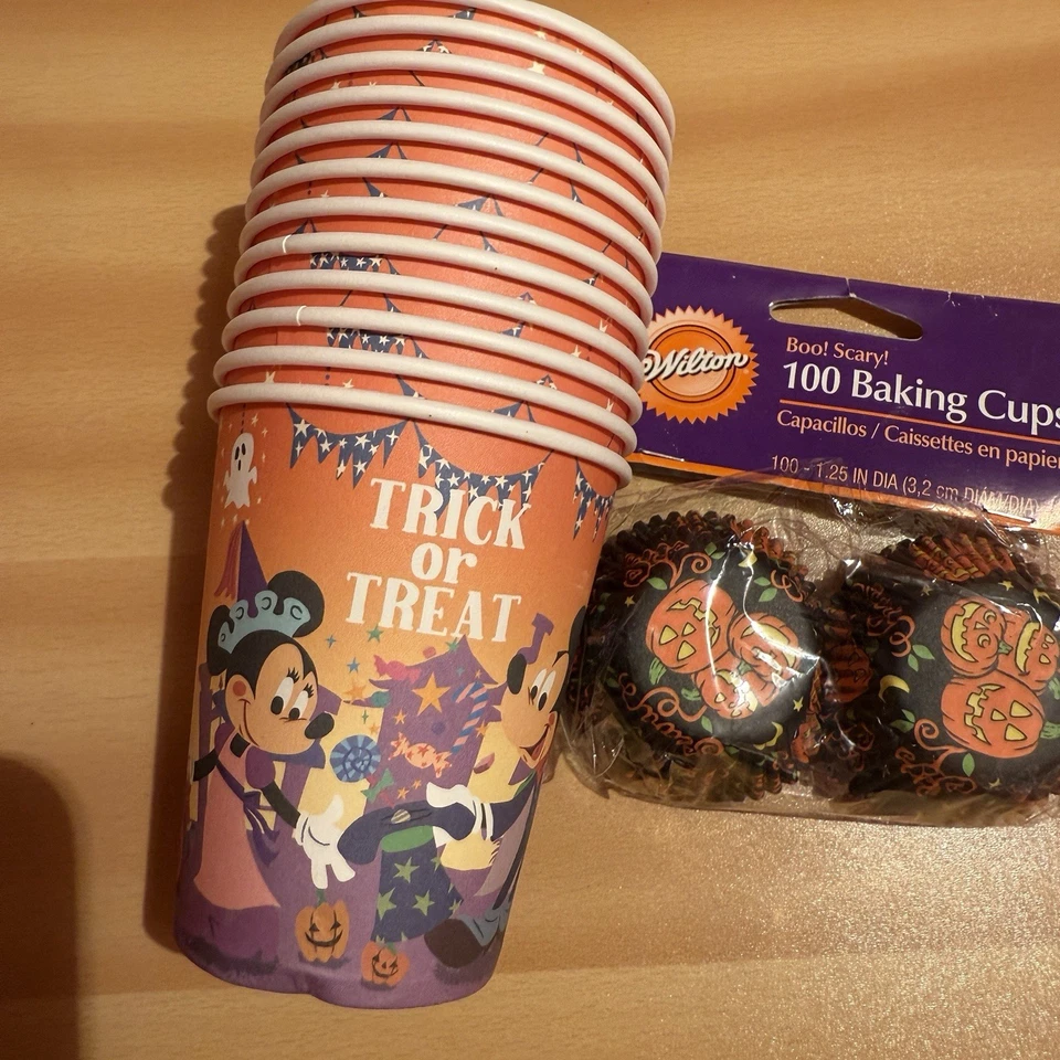 Tazas de papel de Halloween de Disney y tazas para hornear cupcakes Wilton Mickey Minnie Mouse Foto 3 de 4