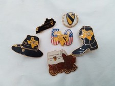 6 US ARMY 1ST CALVARY DIVISION FORT HOOD TEXAS LOT HAT LAPEL VTG PINS REUNIONS