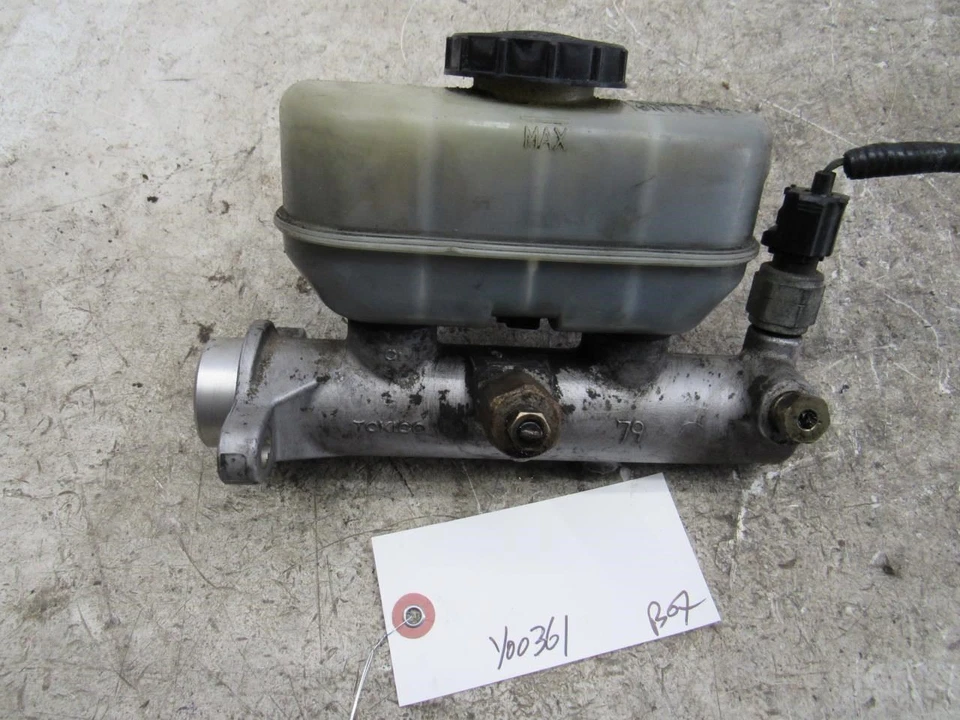2000 Ford expedition brake master cylinder with rear disc brake option OEM Foto 3 de 4