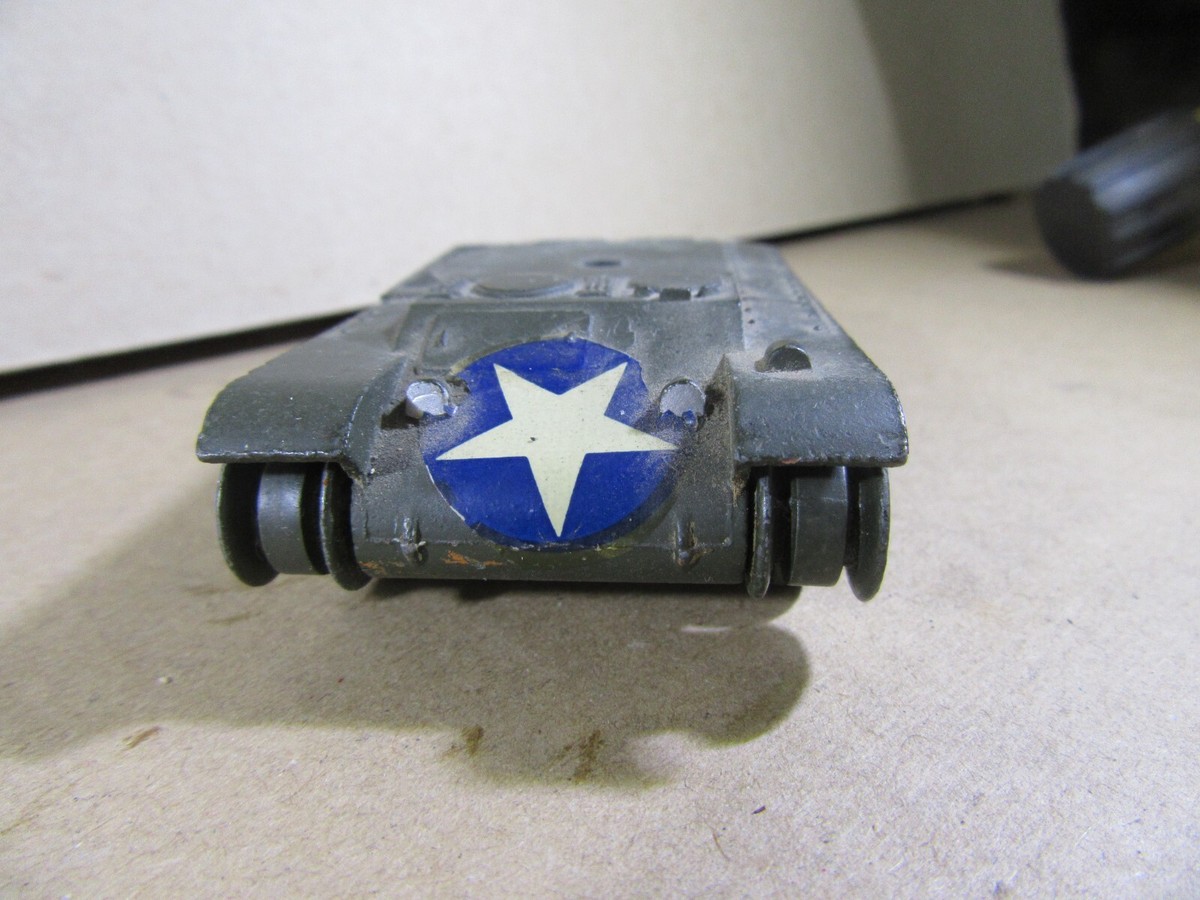 Dinky Toys - Véhicule militaire miniature - Dinky Toys 822 Militaire
