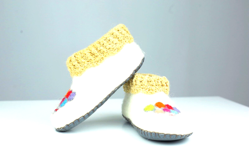 Kazakh Felt Booties 100% Sheep Wool Handmade Baby Toddlers Croche With An Image
