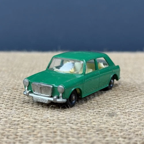 VINTAGE LESNEY MATCHBOX SERIES NO.64 MG 1100 GREEN TOY CAR