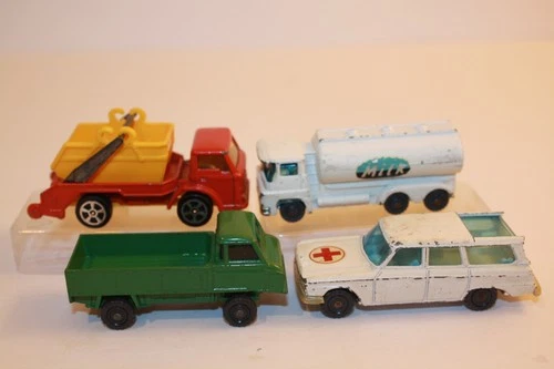 4 Vintage CORGI / HUSKY Trucks LAND ROVER / AMBULANCE / MILK / FORD WHIZZWHEELS