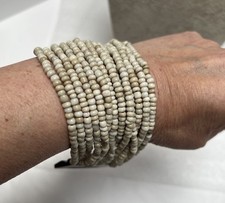 Vintage Small Beige Bead Bracelet Wooden Clos...