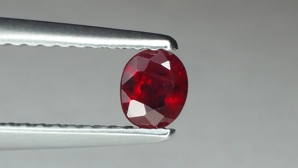 🔴 Ruby Natural Oval Cut 4.3x3.7mm 🔴 - Image 2 of 4