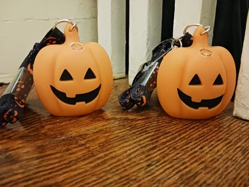 BOLSILLO ILUMINADO BATH AND BODY WORKS *BAC CALABAZA HALLOWEEN LOTE 2 NUEVOS - Imagen 3 de 10