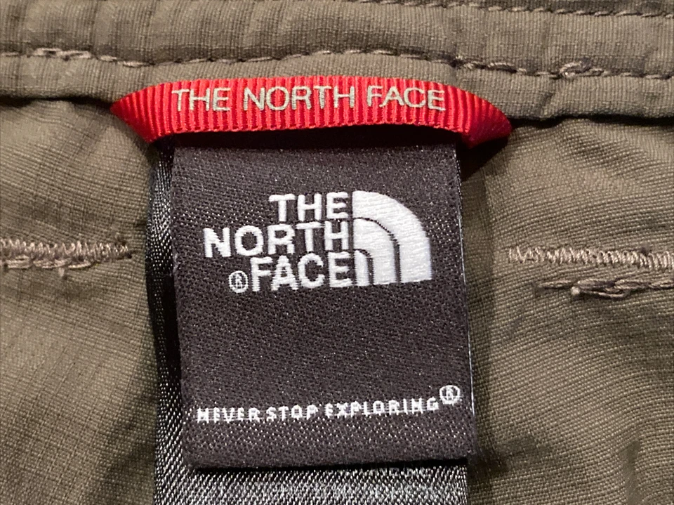 Bermudas largas capri de nailon verde The North Face para mujer etiqueta 4 se adapta a 29 x 15 Foto 2 de 4