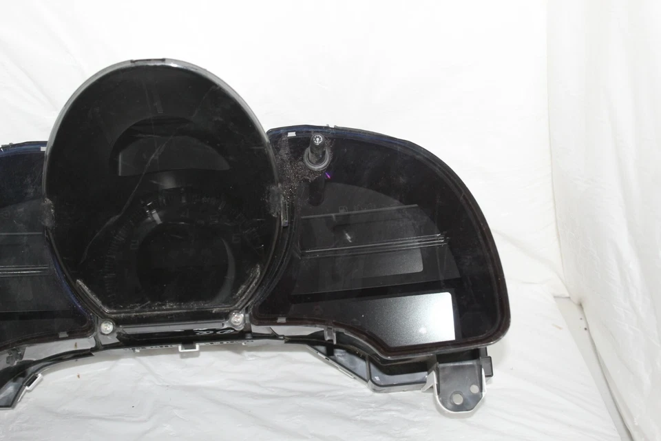 Speedometer Instrument Cluster Panel Gauges 2011 - 2013 Honda CR-Z 34,491 Miles - Image 3 of 4