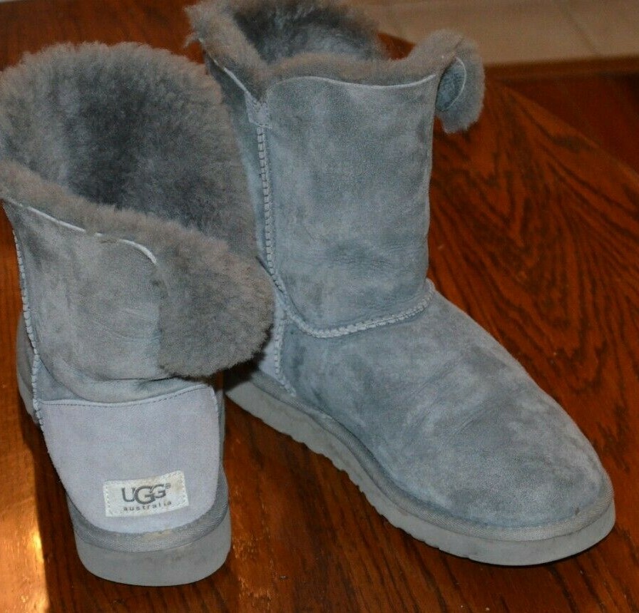 美品‼️⭐︎UGG アグ W BAILEY BUTTON 5803 W/GREY UGG Australia Bailey Boots 5803 GREY - Shiekh