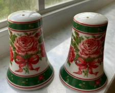 Lefton Christmas Rose Salt & Pepper Set 2 1/2" 1990's Japan