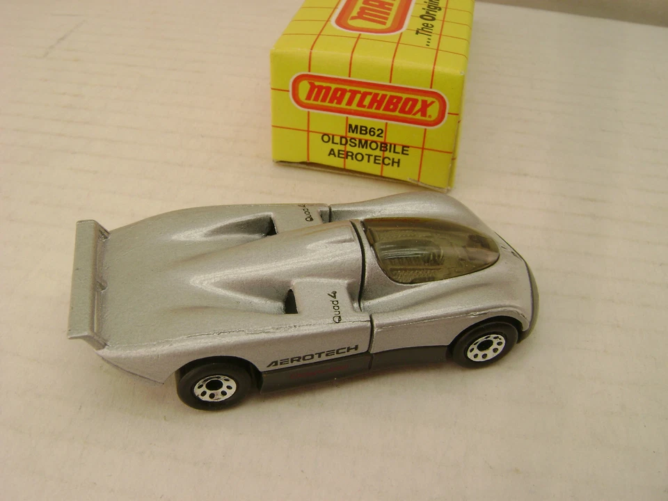 1990 MATCHBOX SUPERFAST MB62 SILVER/GRAY OLDSMOBILE AEROTECH NEW IN BOX - Image 2 of 3