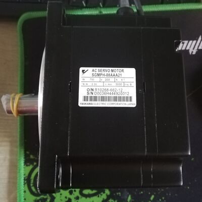 one used Yaskawa AC Servo Motor SGMPH-08AAA21 Fast Shipping #YP1