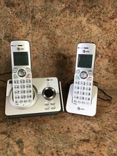 AT&T Expandable Cordless Phone System Answering Machine 2 Handsets - PreOwned 