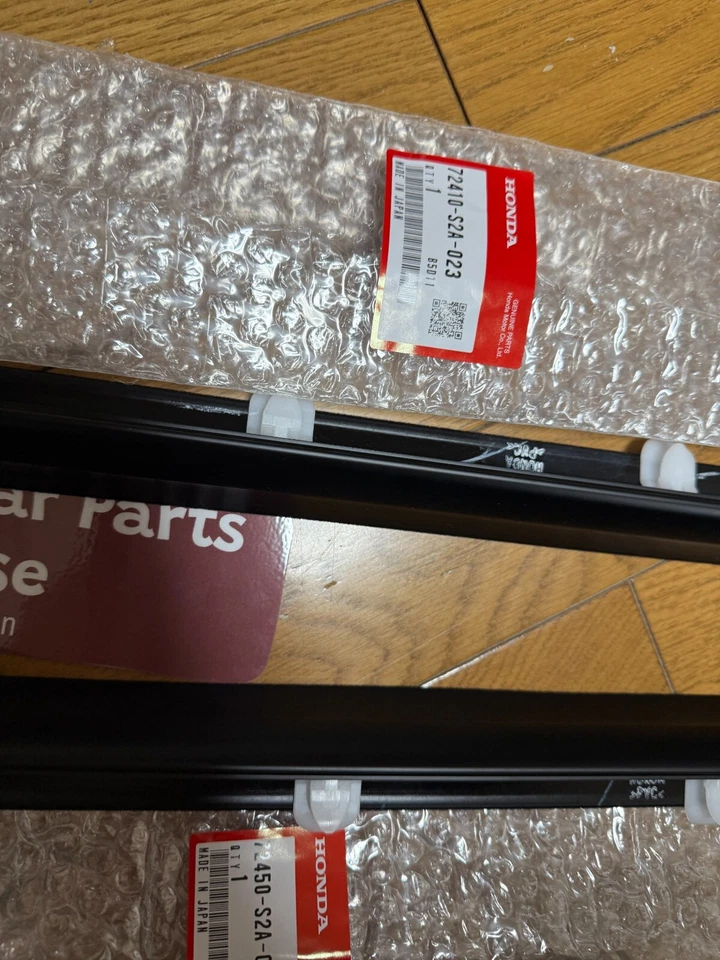 Genuine HONDA S2000 Door Window Molding Left Right 72410-S2A-023 72450-S2A-023 - Изображение 2 из 4