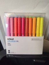 Cricut Infusible Ink Markers 0.4mm Ultimate Set 30 Pack   Used   Damaged Box