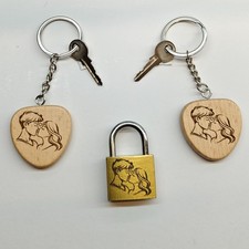 Lucchetto incisione + Nome Regalo Coppie Fidanzati Portachiavi Personalizzato