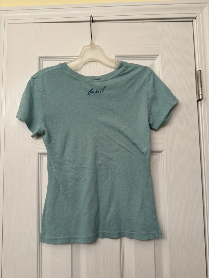 Camiseta gráfica marca Fossil para mujer pequeña holográfica gato manga corta azul Foto 2 de 4