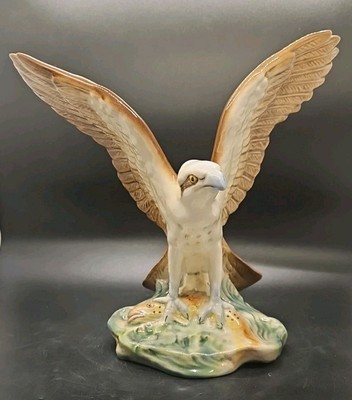 Sylvac Fischadler Adler mit Flügeln ausgebreitet & Forelle im Krallen Modell Nr.3339 B