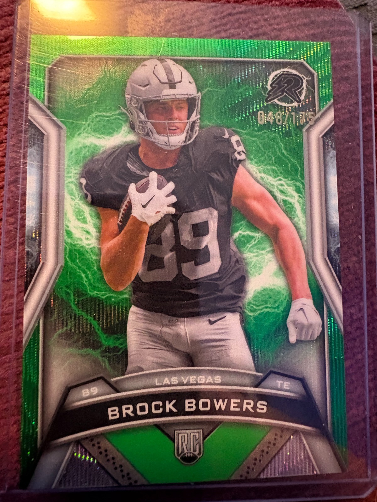2024 Topps Resurgence - Rookies Brock Bowers #147 Green Surge Refractor 48/175