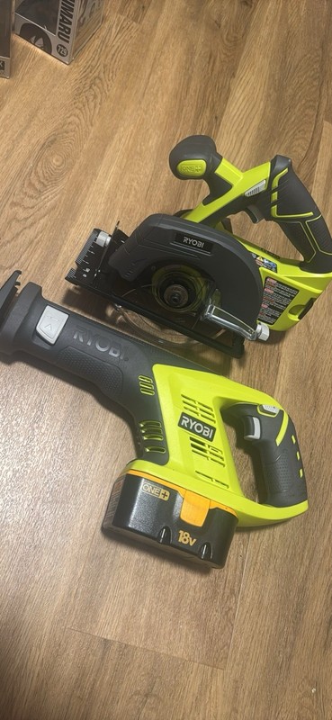 Ryobi ONE+ 18V Battery Cordless 2-Tool Set Circular Saw & Drill/Driver