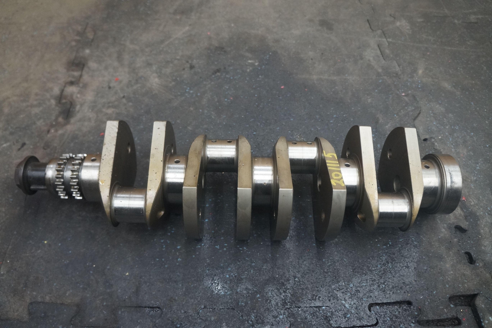 Engine Crank Crankshaft 234930 OEM Ferrari California 2010