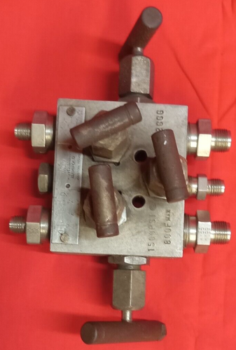 PGI FIVE VALVE INSTRUMENT MANIFOLD STEEL 1/8" MALE NPT 1/4" MALE NPT M-502CCG - Picture 7 of 7