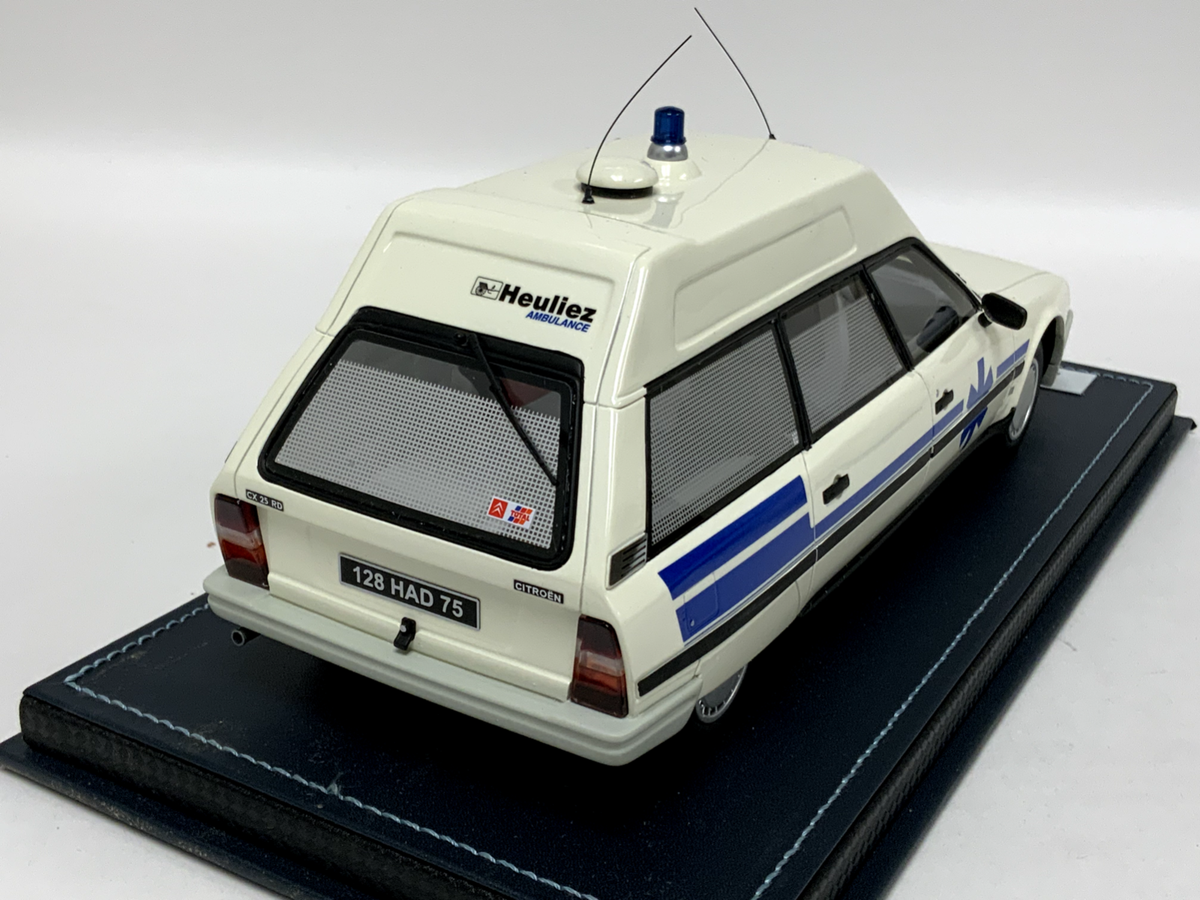 激レア CIJ シトロエン ID 19 Break Ambulanceミニカー Citroën Break