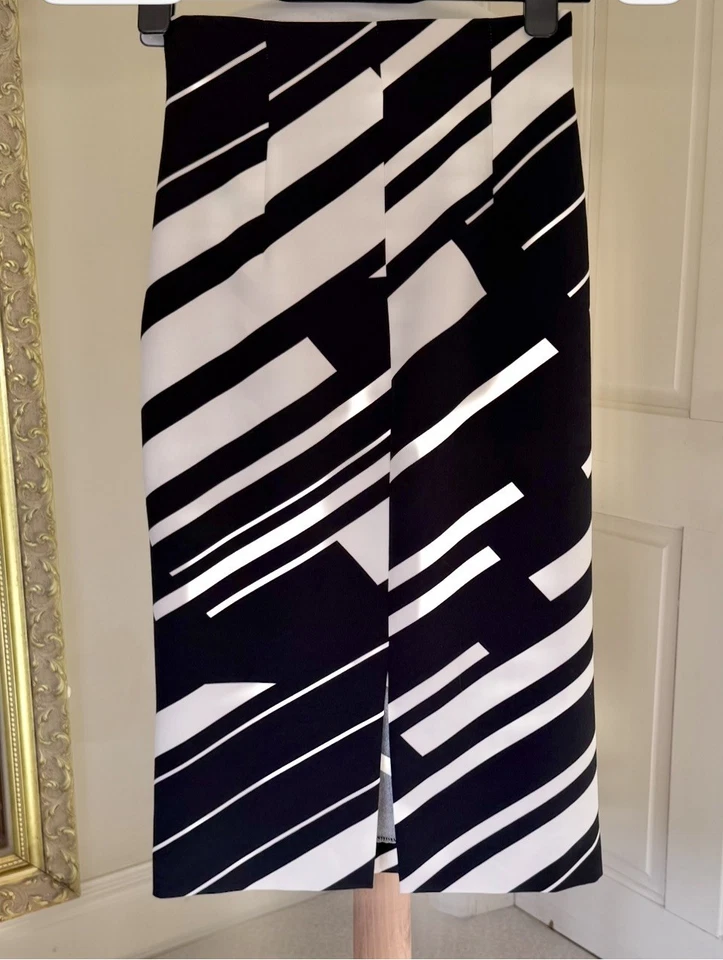 Zara Basic Stretch Pencil Midi Skirt Size XS Black/Ivory Chic Slim Fit Rear Vent - Image 2 of 4