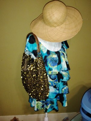 CARO Blue/Green Ruffle Short Sleeved Top Blouse Size Large Flowy, Salsa, Feminin