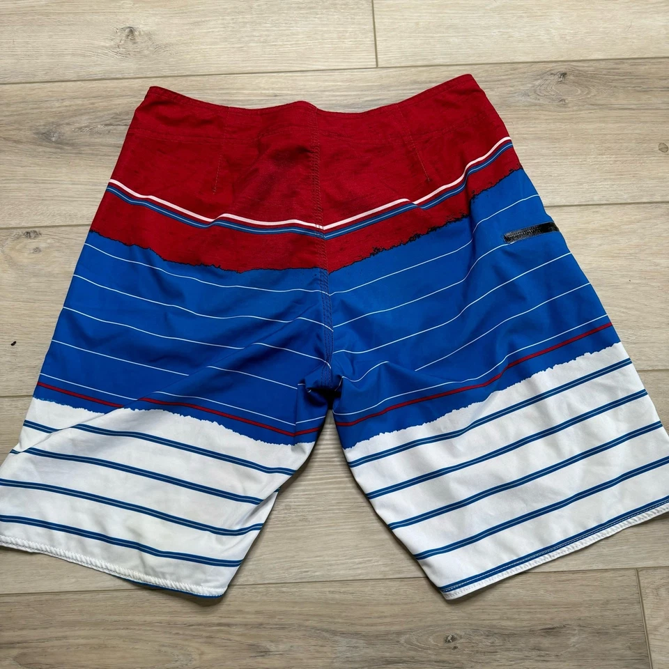 Volcom ModTech Swim Board Shorts Mens Size 30 Red White Blue Striped - Image 2 of 4