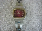 VINTAGE SEIKO MECHANICAL WATCH WOMENS RED DIAL FOR PARTS REPAIR 17 JEWELS
