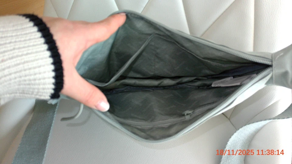 Umhängetasche/ Crossbody Hellblau von BENCH - Bild 3 von 4