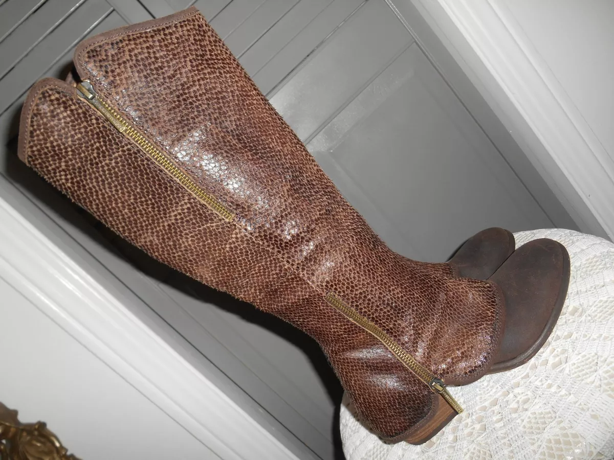 Donald pliner devi boots size 9 sale