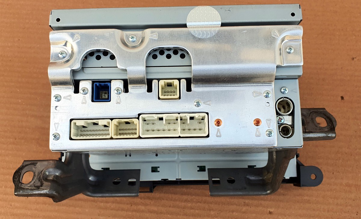 Toyota Sienna 2011-2014 CD MP3 WMA AM FM Radio Player 86120-08270