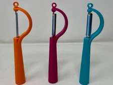 Tupperware Universal Vertical Veggie Potato Peeler  Choose Your Color New