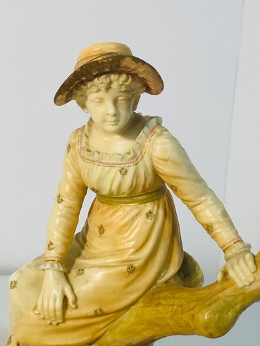 Antique 1889 James Hadley Royal Worcester Porcelain Girl with Basket Candy Dish - Picture 4 of 20