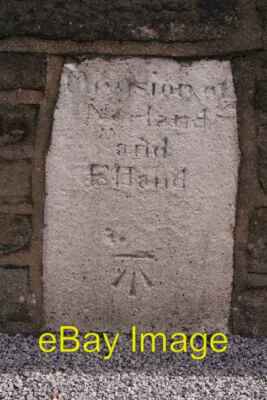 Foto 6x4 Grenzmarkierung, Norland Road Sowerby Bridge " Division of c2005