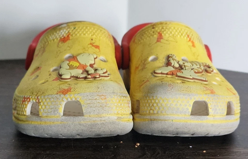 Crocs Winnie The Pooh Niño Pequeño Talla 9 Buen Estado Foto 2 de 4