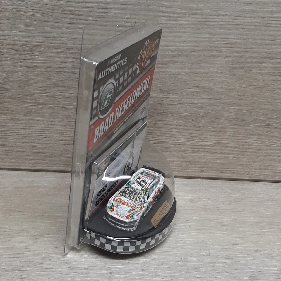 Winner's Circle #6 Brad Keselowski 2024 Castrol NASCAR 1:64 Carrera Lionel Racing Foto 3 de 4