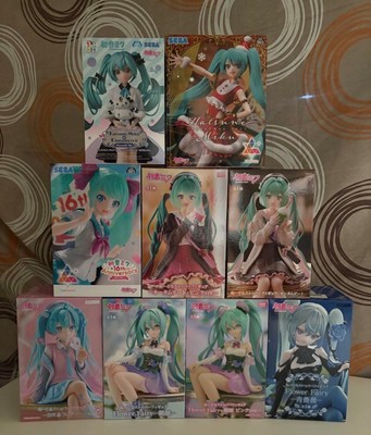 Hatsune Miku Figure Set Of 9 New Unopened