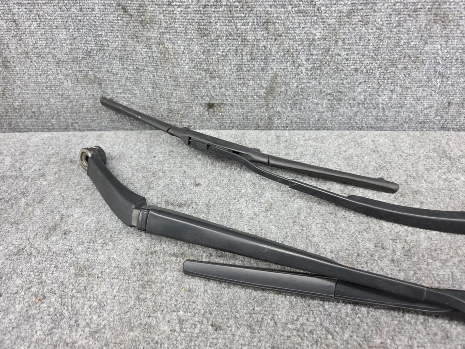 LEXUS 2015-2025 RC350 RC200 RC300 OEM LIMPIAPARABRISAS BRAZOS IZQUIERDA Y DERECHA Foto 3 de 4