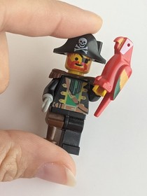 Vintage 80s LEGO 6285 Black Seas Barracuda Pirates Figures & Weapons INCOMPLETE 