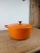 Cocotte en fonte émaillée Le Creuset orange vintage, 24,5 cm, années 70