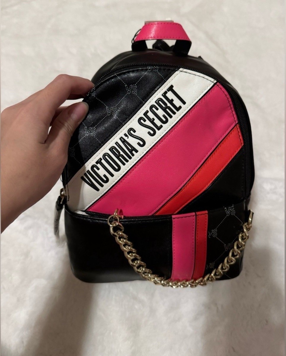 ☆Victoria's secret大人気 収納可能ロゴが可愛いバックパック☆ Victoria's Secret Backpack Big Logo Decor Zin W x 4in D x