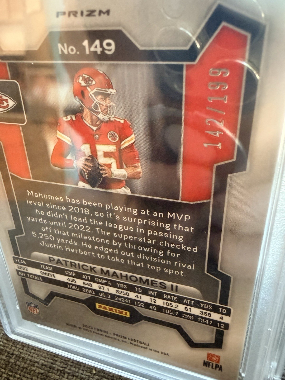 Panini 2023 Prizm Patrick Mahomes II #149 Blue Wave Prizm /199 Chiefs NFL PSA 9 view 5