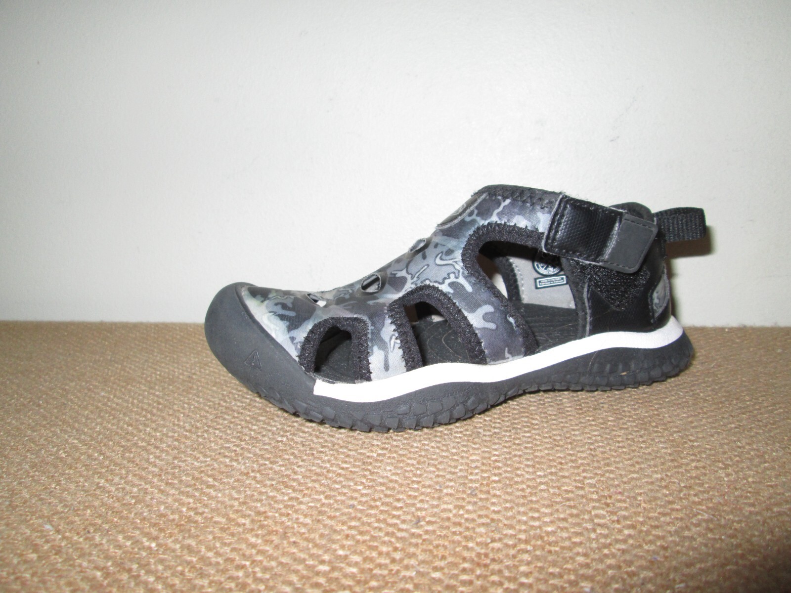 Sandali da acqua KEEN bambino unisex Stingray punta chiusa nero mimetico taglia 10