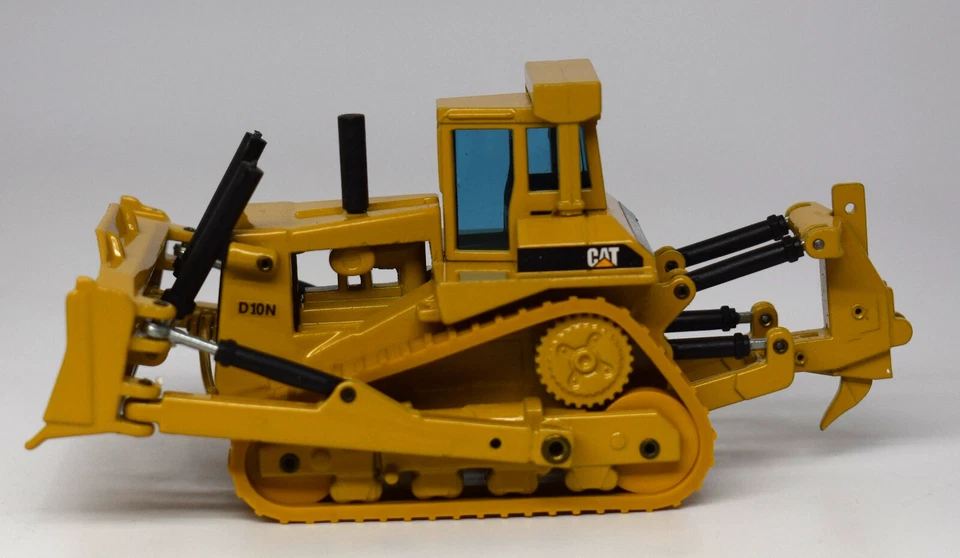 JOAL COMPACT 1:50 SCALE DIE-CAST CAT CATERPILLAR D10 CHAIN TRACTOR DOZER 220 BOX - Image 4 of 4