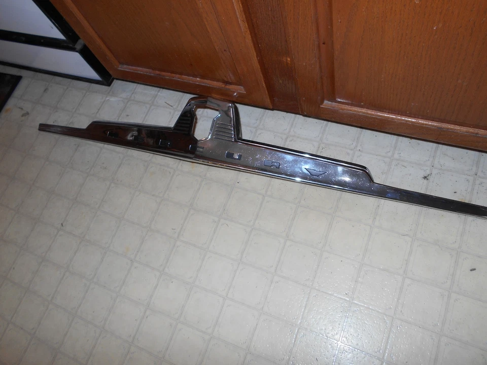 1954 54 Mercury Monterey Sun Valley BR 16644-A capó moldura adorno Foto 3 de 4